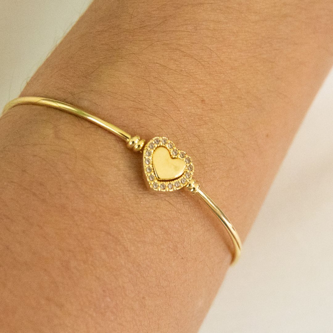 Gold Heart Charm Bracelet Closed